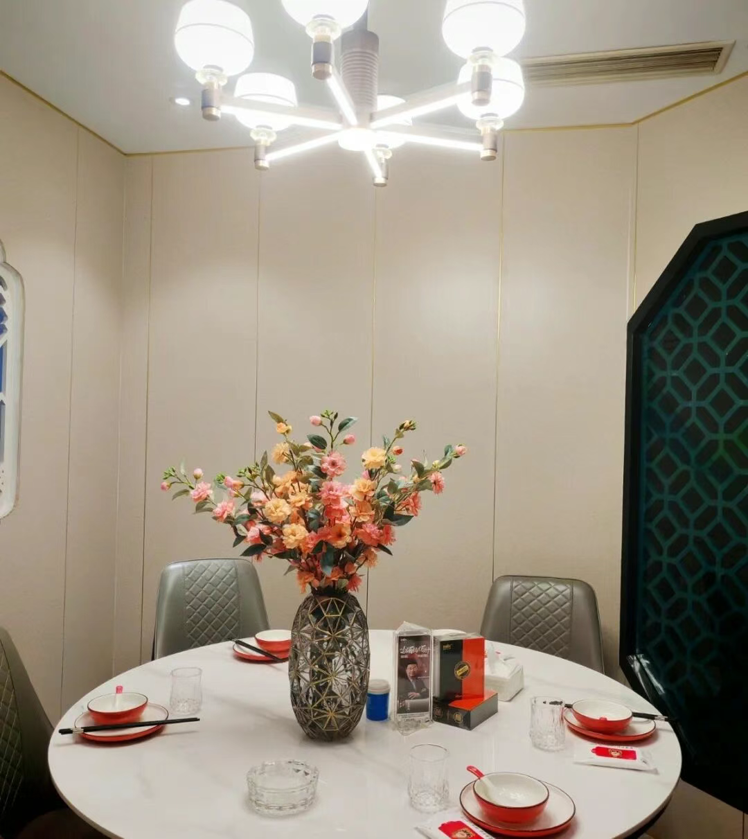 61c7d8230ca54d902f3034aeb5ed15ad